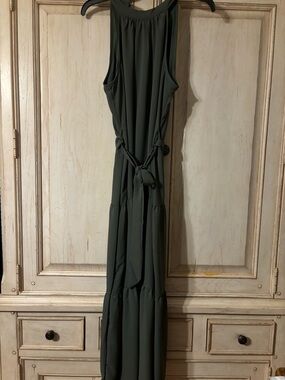 Pretty garden Sleeveless Olive Maxi Dress with Tie Waist and Tiered Skirt